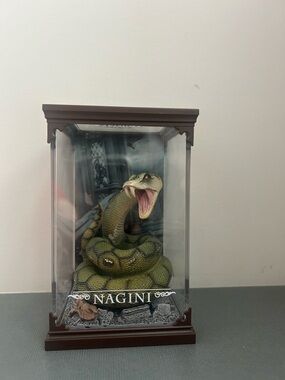 Noble Collection Nagini Figurine
